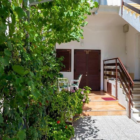 Rooms & Studio Apartment Mira Baška Kültér fotó