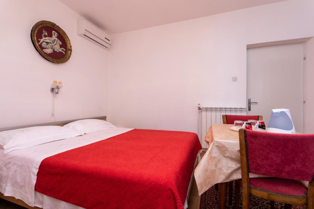 Rooms & Studio Apartment Mira Baška Kültér fotó