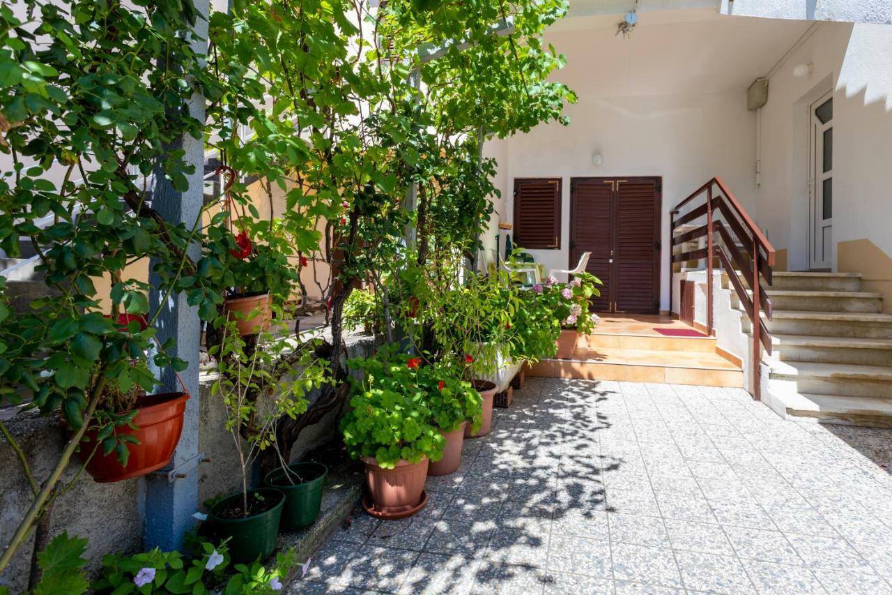 Rooms & Studio Apartment Mira Baška Kültér fotó